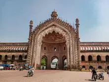 Delhi to Lucknow bus route